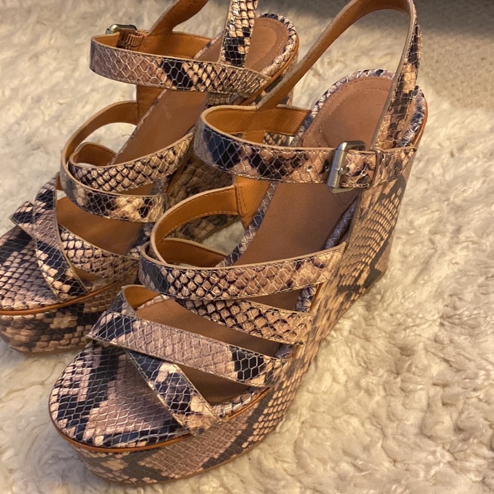 Snake Print Wedges - Picture 2 of 5